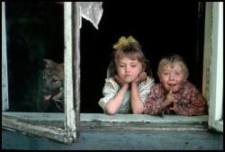 fotojournalismus:  Novokuznetsk, Russia, 1991. [Credit : Peter Turnley] 