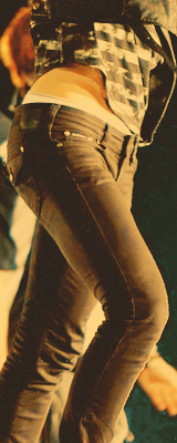 bl0ckb1a4:  Sehun’s sexy ass 