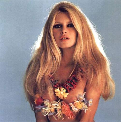 mondotopless:  Brigitte Bardot 