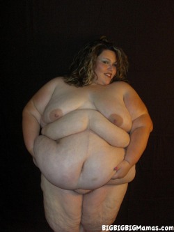 bbwbellies:  bbwbellyhangers:  Oh YES..Let Yo Belly Hang Mama!http://bbwbellyhangers.tumblr.com/  Perfect!!!