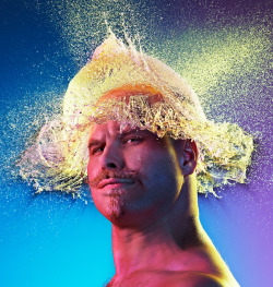 bluewut:  photojojo:  For his latest project, Tim Tadder found a bunch of bald men and threw water balloons at their heads, literally! Water Wigs - Halos Made of Water by Tim Tadder via Behance  Cool as all fucks 