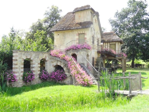 vedrai:  The Hameau de la Reine in Versailles 