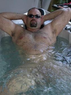 bearbeef:  Oh daddy, take over me!…yes   