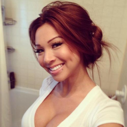 elainepramos:Beautiful creaturewho is this??? and what is she doing in 5 guys…….and wh