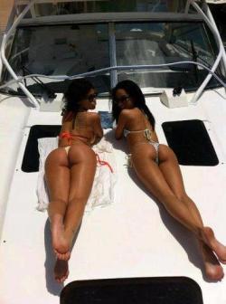 hotboatingchicks:  *** Follow, Comment, like