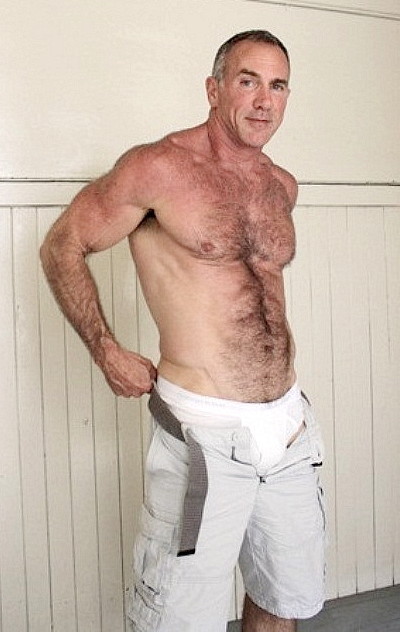 lookingforadaddy:  Near perfection one of the sexiest men I’ve ever seen!  Hot dad!!!