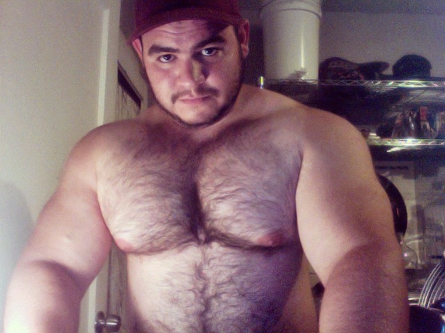 mybear78:  phoenicianbear:  There are very few men I would pay to see more of. 