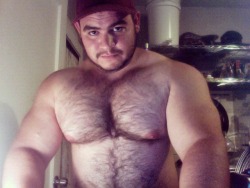 mybear78:  phoenicianbear:  There are very few men I would pay to see more of.  This is one of them.   I agree… He’s so sexy!