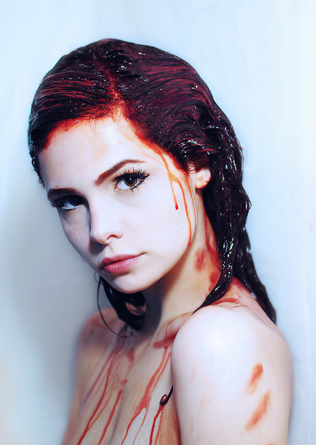 kylieparks:  (by Kylie Parks)This is lame. I dyed my hair today.