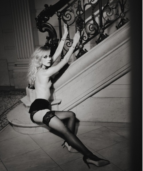 http://www.lagrange.be/ Marc Lagrange - “Chained" 