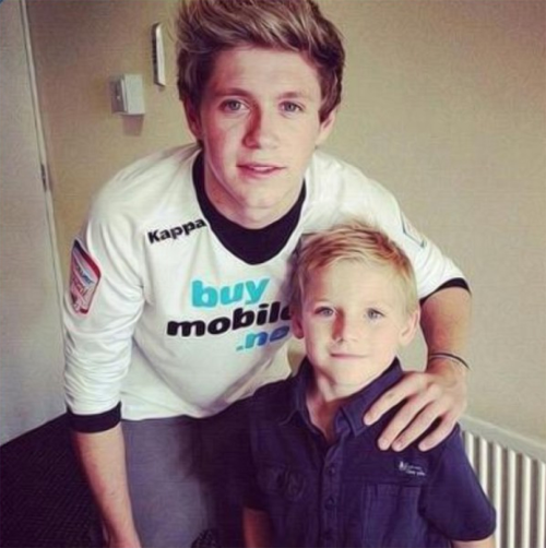 direct-news:  Niall at the Derby with a young fan 