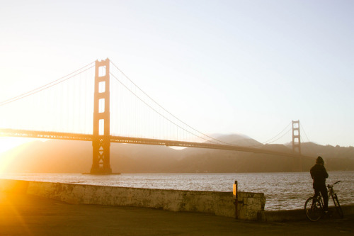 golden gate bridge sunset (by Kristine May.)