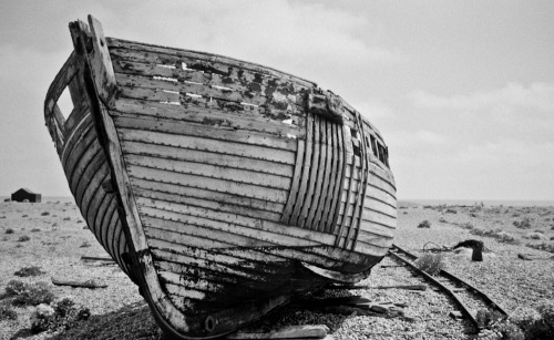 filmus-monochromus:High and dry - DungenessMP | Summicron 35/2 ASPH | Adox CHS ART 100 asa | Diafine