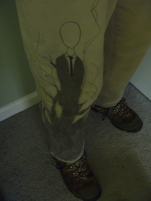twistedscrivener:My Slenderman khakis!  Sorry for the shit lighting.  I used a pencil to sketch ever