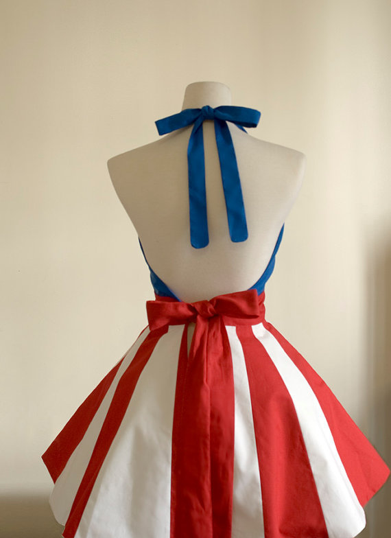 lostsplendor:  Captain America Apron (via  OliviasStudio on Etsy) Hngh. 