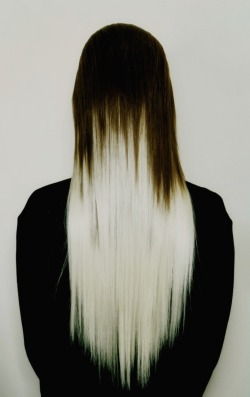 moldavia:  Prada F/W 2012   Love her huur