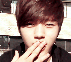 norice&ndash;nolife:  -myungsoo’s kissyface signature move 