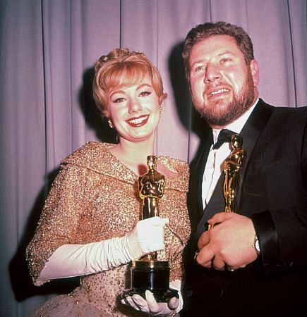 50dollars4thepowderroom:  Publicity still of Shirley Jones with her Oscar and more Oscar Night 1961 