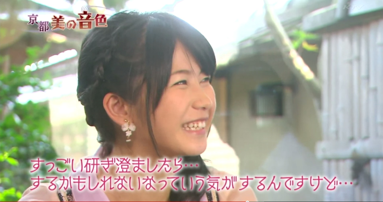 omochi55:  横山由依 