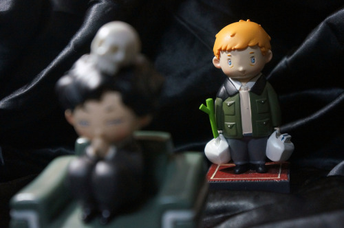 bakerstreetbabes: thehawklegacy: sherlockian-humour: I need these to live Big fan of the little skul