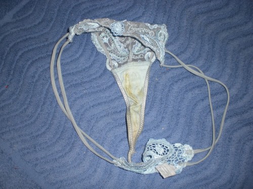 Porn Used Panties of “GeileMiri” from photos