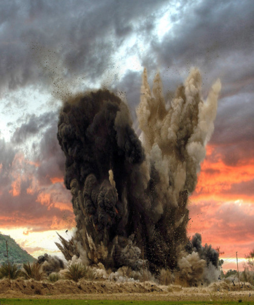 photojojo:  Ueli Alder took a few cues from the explosive world of war themed video games in his latest photographic series! What you might find surprising is that these are actually photoshop collages of found images on the internet!  “Detonation”
