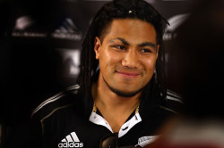 hellyeahmaanonu:  Ma’a Nonu poses for a