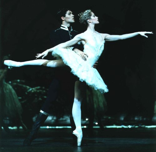 fashionnasty:fashionnasty:PAS DE DEUXDarcey Bussell and Roberto Bolle in Act II of “Swan Lake” at th