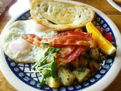 prettygirlfood:  Ate at an all organic restaurant today for brunch!  