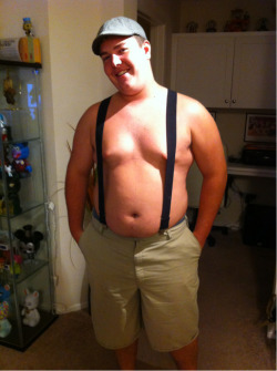tenncub4:  socalchubbearandcub:  Little Bear doesn’t think he is worthy of 500 likes and reblogs. Help us show him he’s wrong.   Such a hottie