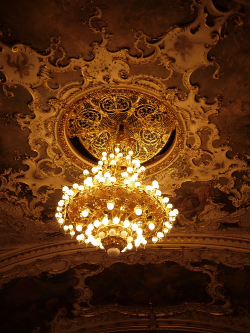 forbiddenalleys:Prague opera house