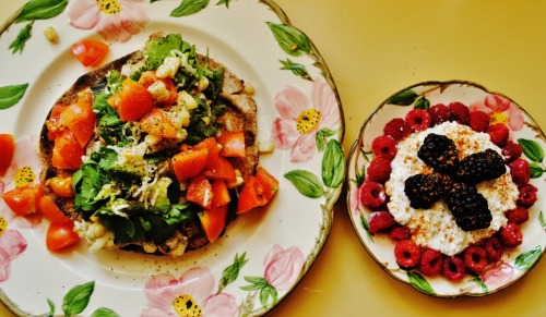 breakfast all together i also added cottage cheese with raspberries and blackberries! yummm!