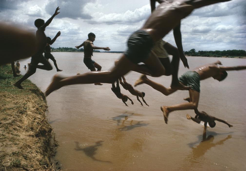 fotojournalismus:  Brazil, 1966. Photo by Bruno Barbey 