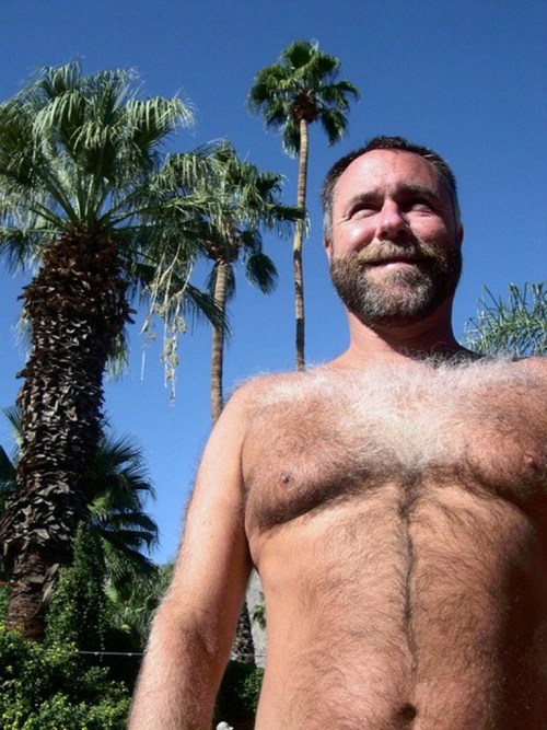 fhabhotdamncobs:backfur: Follow www.backfur.tumblr.com Bears/Hairy/Daddy updated daily  W♂♂F   