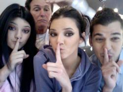 desparu:  bal-nced:  newyorksbabe:  i love them  FAV PPL ♡  bruce omg! ily the jenners/kardashians omg 