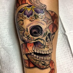 lalobatattoo:  She’s a champ #Sugarskull (Taken with Instagram at Lovecraft Tattoo) 