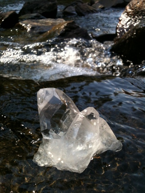 ghost-man-blues:  My quartz point cleansing in the mountain river Photo by me 