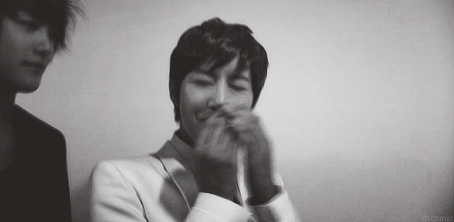 shizumu:  5/30+ gifs of 황광희♡ (+bonus 박형식) 