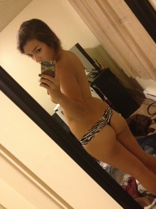 biggienbubbly:  bisexualbabyyy:  messy ass room!  ass