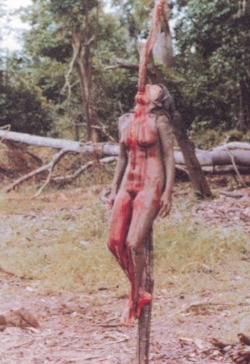 exitnetwork:  *Scene from ‘Cannibal Holocaust’, 1980 