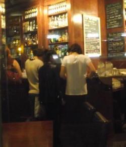 fuckyeahzarry:  Harry, Louis and Eleanor at a bar. 