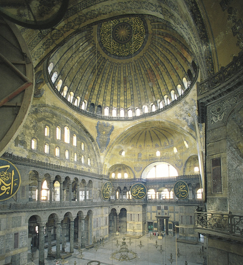 ANTHEMIUS OF TRALLES and ISIDORUS OF MILETUS, interior of Hagia Sophia (view facing southwest), Cons