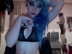 wildfoxwithowleyes:  omg i didn’t even know i have this xD sometimes i miss my blue hair :/ 