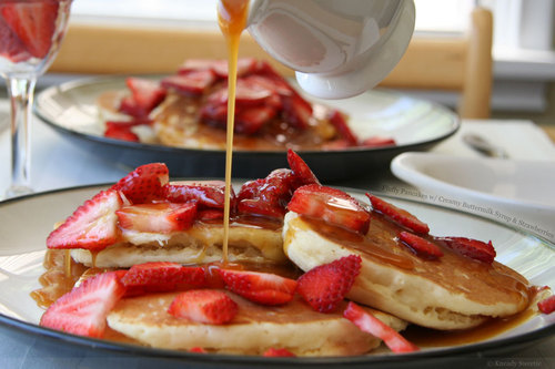 prettygirlfood:  Buttermilk Syrup 1 1/2 cups white sugar&frac34; cup buttermilk&frac12;
