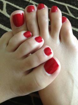 feetplease:  I admire them any way they come, but polished is always a plus. 