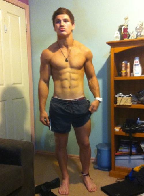 preppygayjock:  I love anklets. 