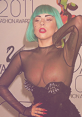 0hmygaga:  lady gaga + boobs 