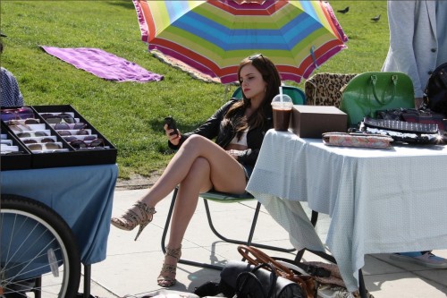 bollywood-hq:  Emma Watson Sexy Legs Show on “The Bling Ring” Movie Set. CLICK HERE TO SEE MORE PHOTOS FROM THIS GALLERY 