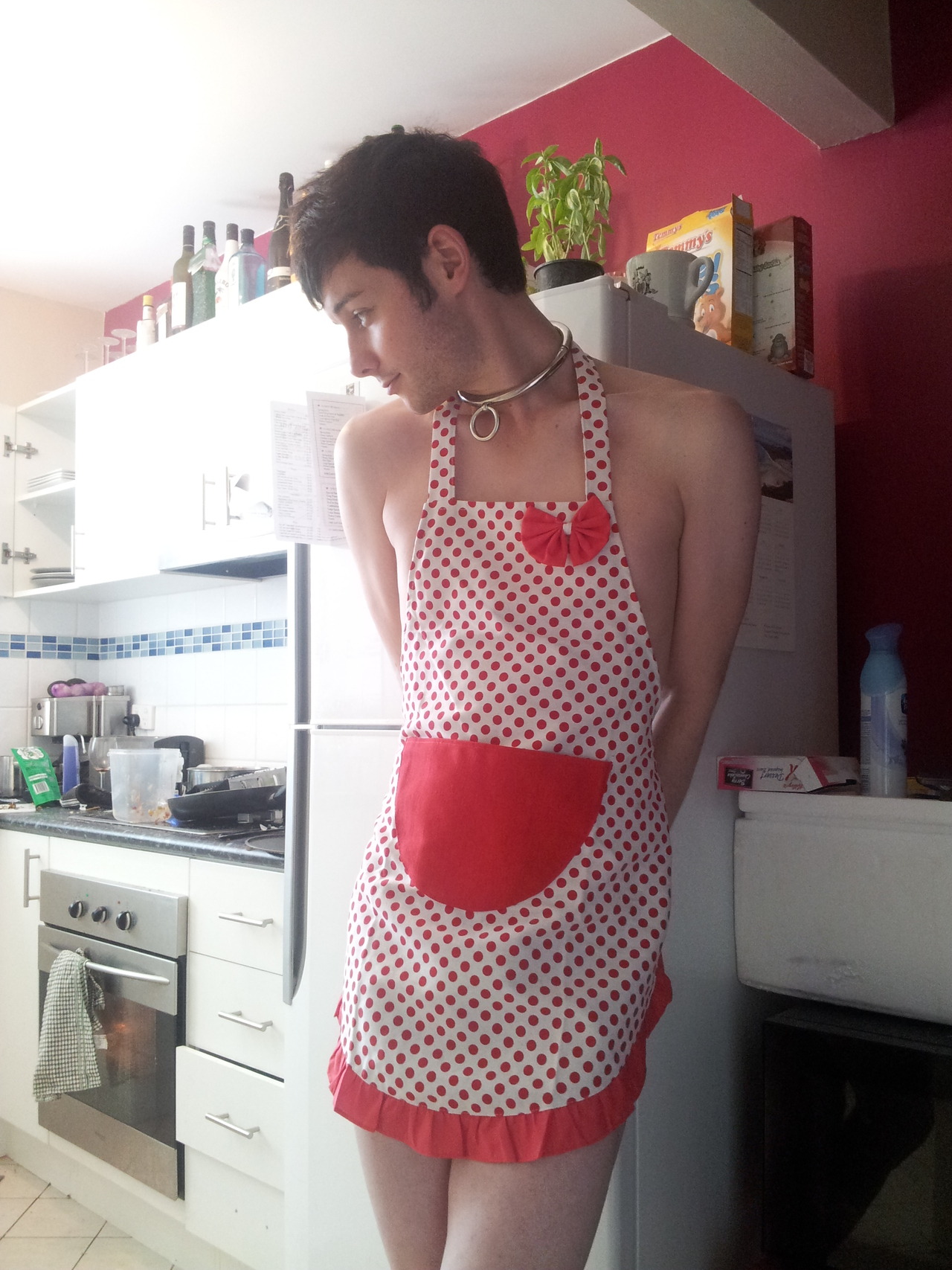 little-tentacle-prince:  pet-raven:  Miss is making me clean the kitchen ^_^ I only