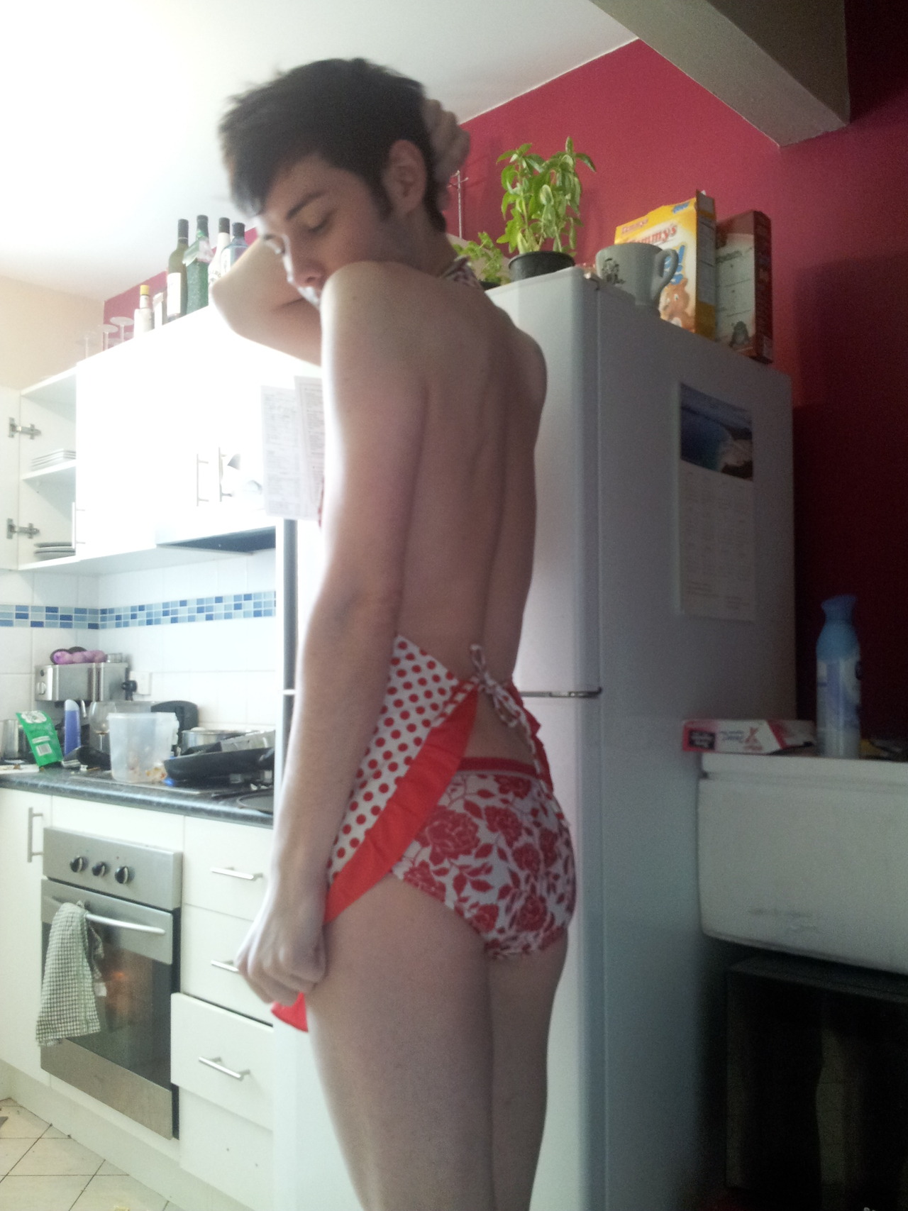 little-tentacle-prince:  pet-raven:  Miss is making me clean the kitchen ^_^ I only